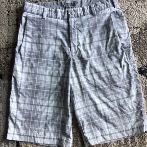 Nike golf tour performance shorts size 30